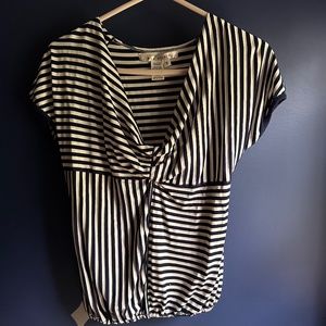 Max Studio Twist-Front Striped Navy and White Cap Sleeve Top Size Small